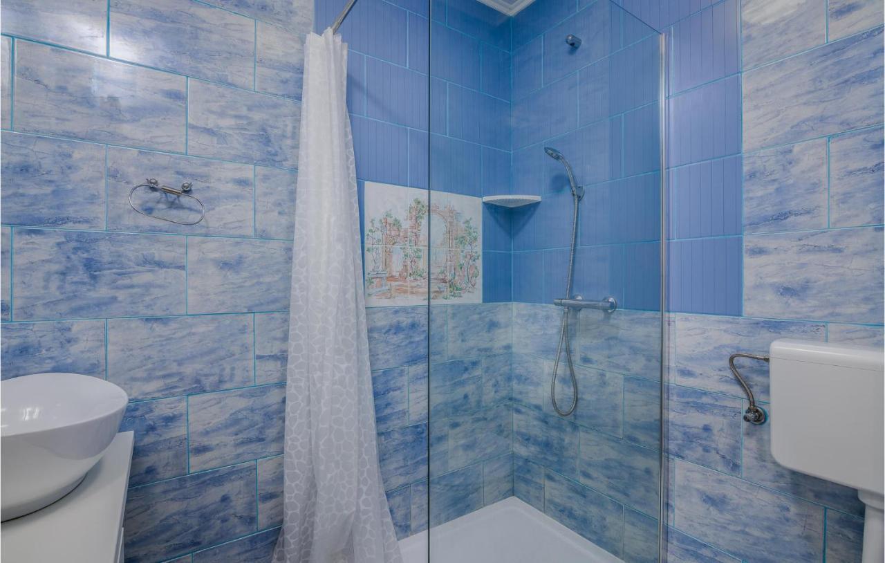 Nice Apartment In Stara Baska With Kitchen Luaran gambar