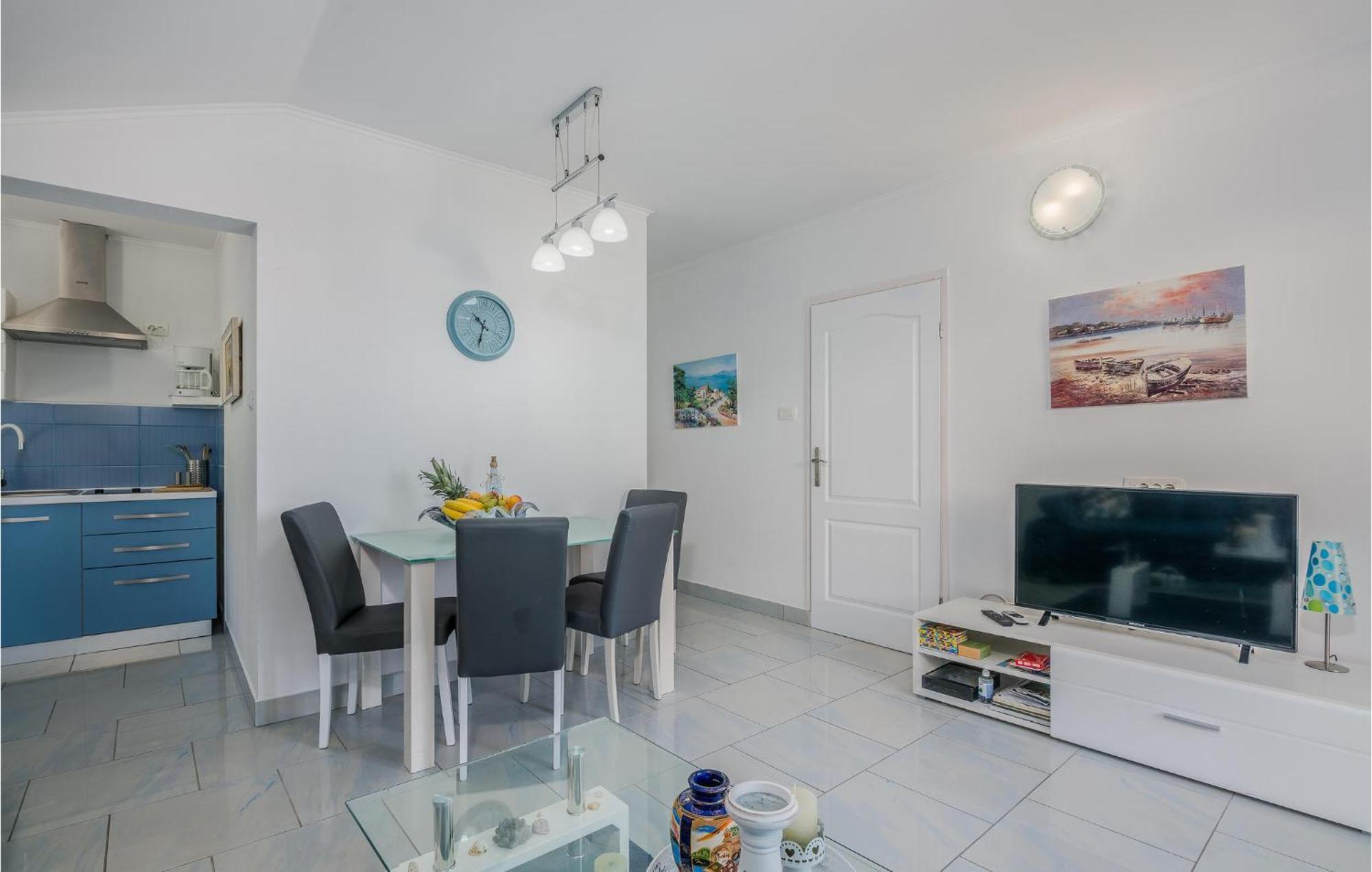 Nice Apartment In Stara Baska With Kitchen Luaran gambar