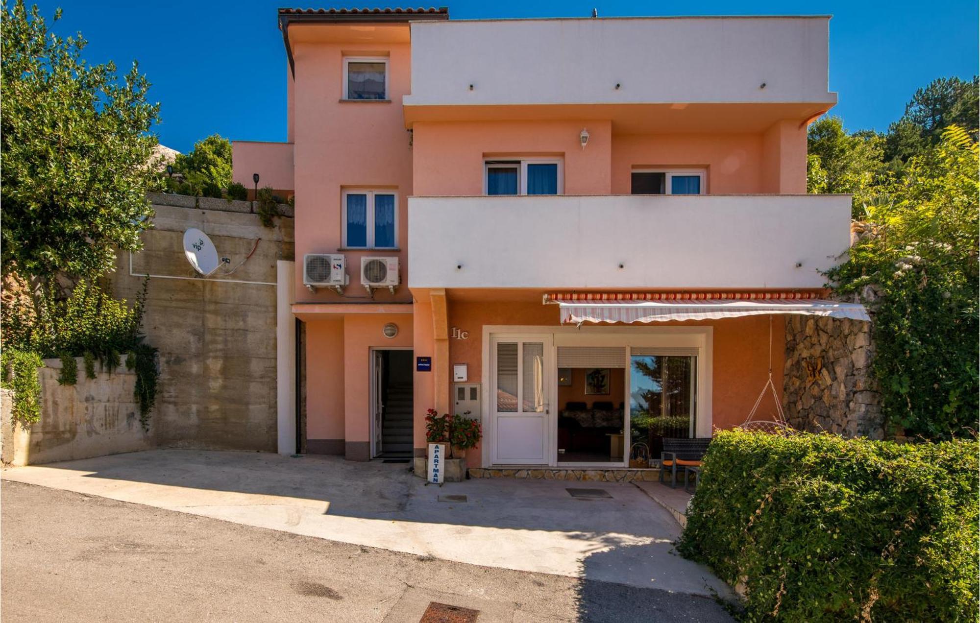 Nice Apartment In Stara Baska With Kitchen Luaran gambar