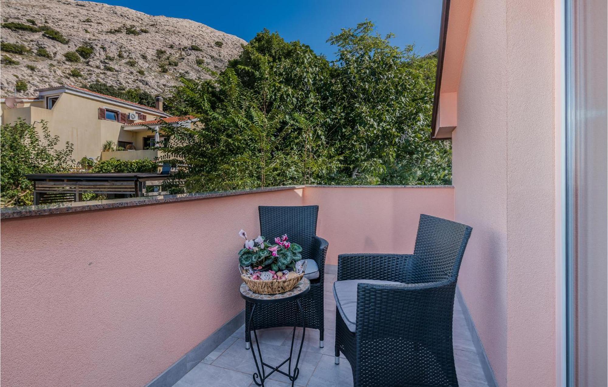 Nice Apartment In Stara Baska With Kitchen Luaran gambar